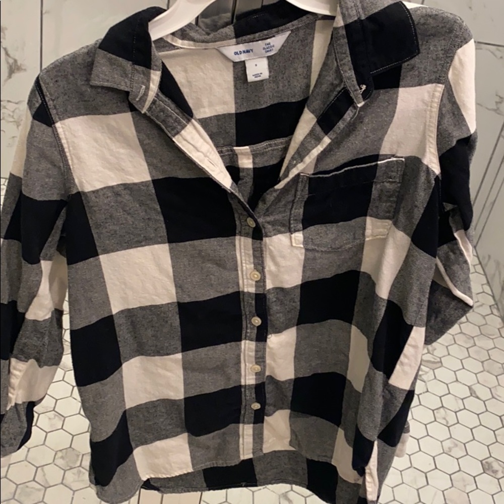 White and black buffalo check flannel! Size small!